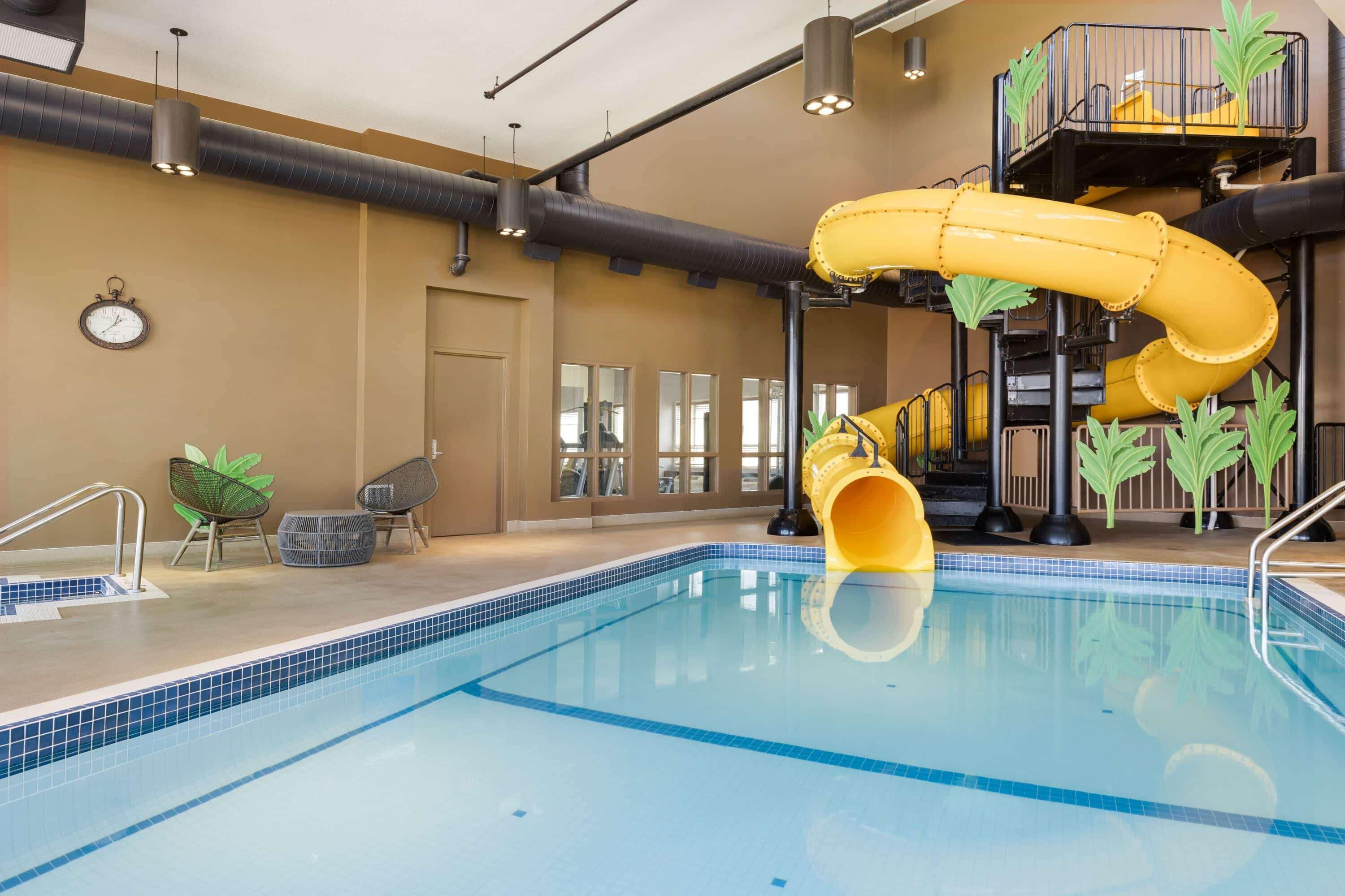 Microtel Inn & Suites By Wyndham Lloydminster Bagian luar foto