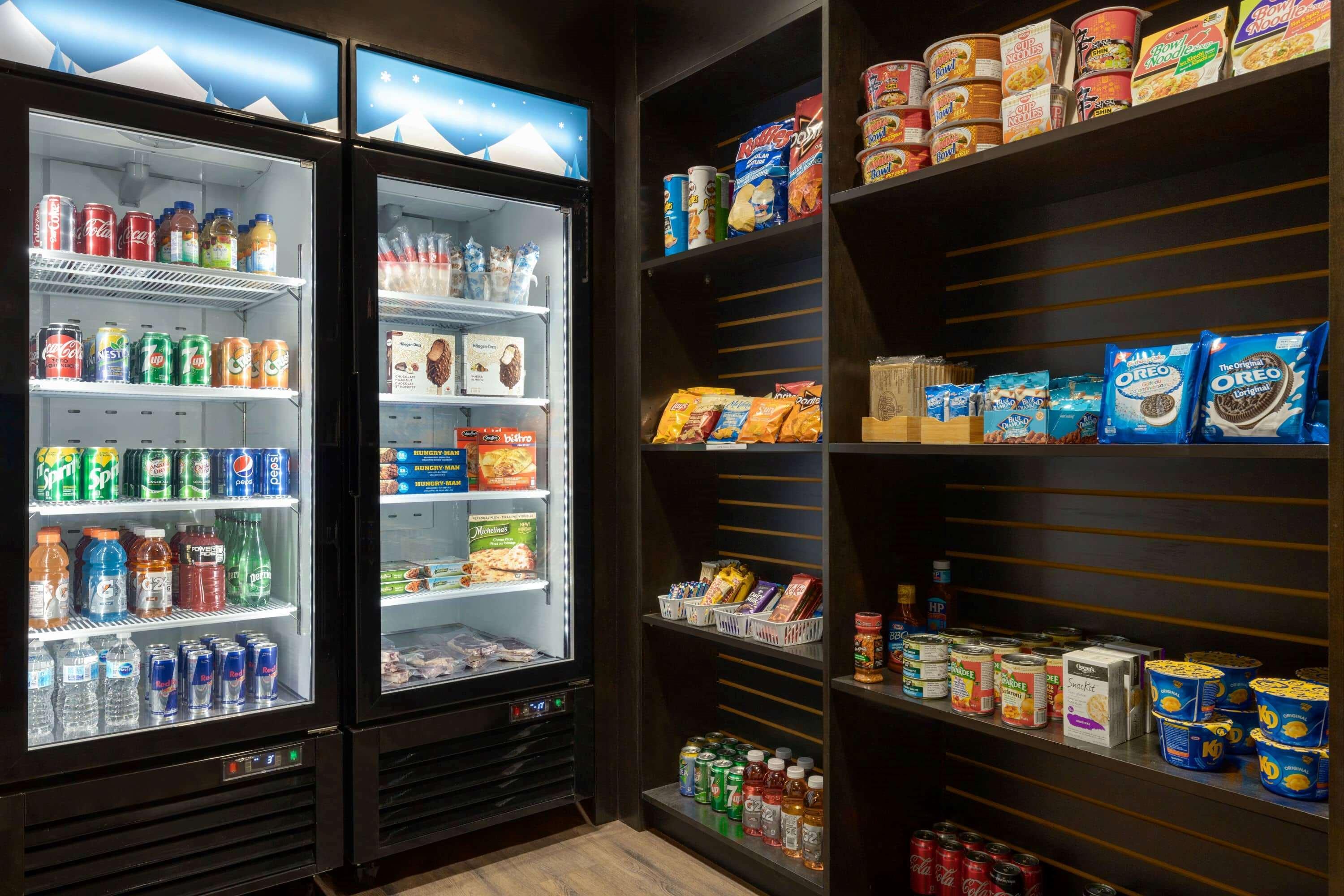 Microtel Inn & Suites By Wyndham Lloydminster Bagian luar foto
