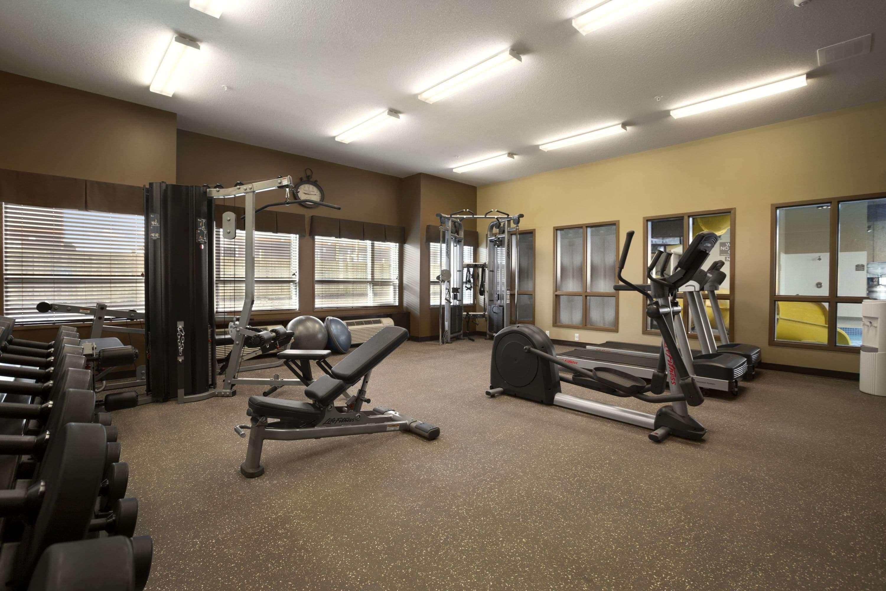 Microtel Inn & Suites By Wyndham Lloydminster Bagian luar foto