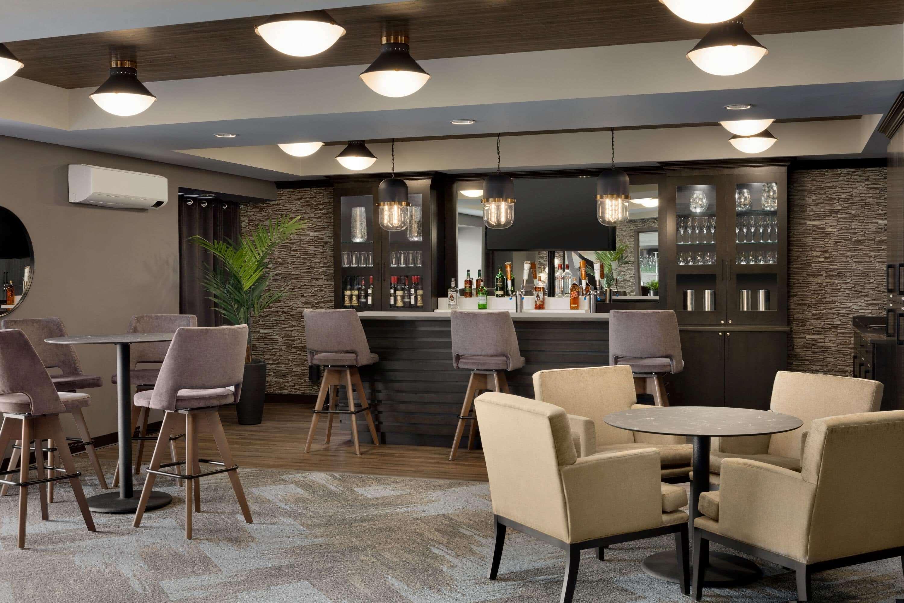 Microtel Inn & Suites By Wyndham Lloydminster Bagian luar foto