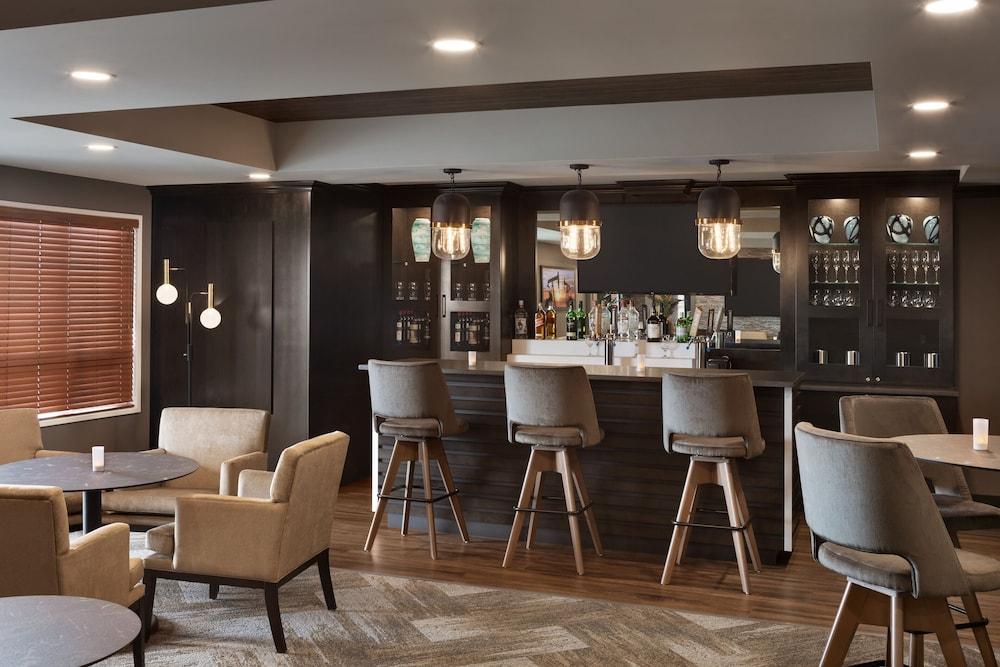 Microtel Inn & Suites By Wyndham Lloydminster Bagian luar foto